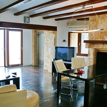 Villa Aqua