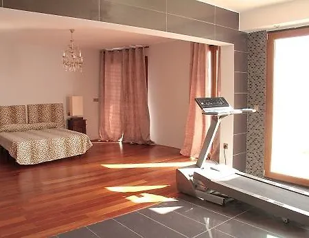 Villa Aqua